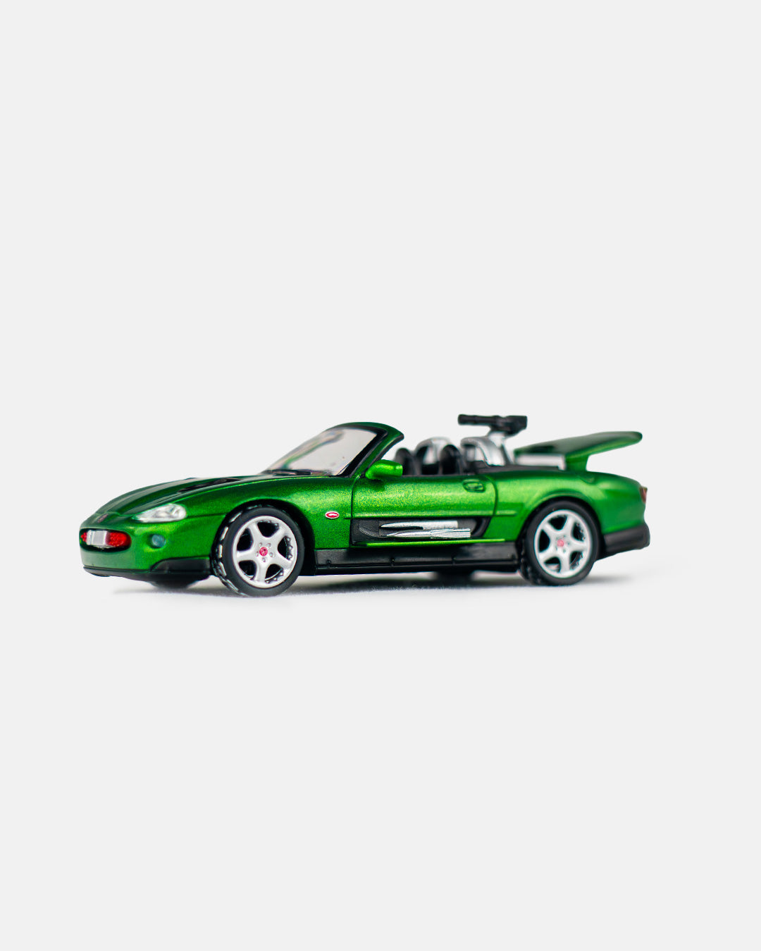 ジョーカー Petersen - Mini GT- Jaguar XKR 007 Die Another Day – Petersen