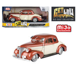 Motormax 1:24 1939 Chevrolet Coupe Lowrider Two Tone Beige