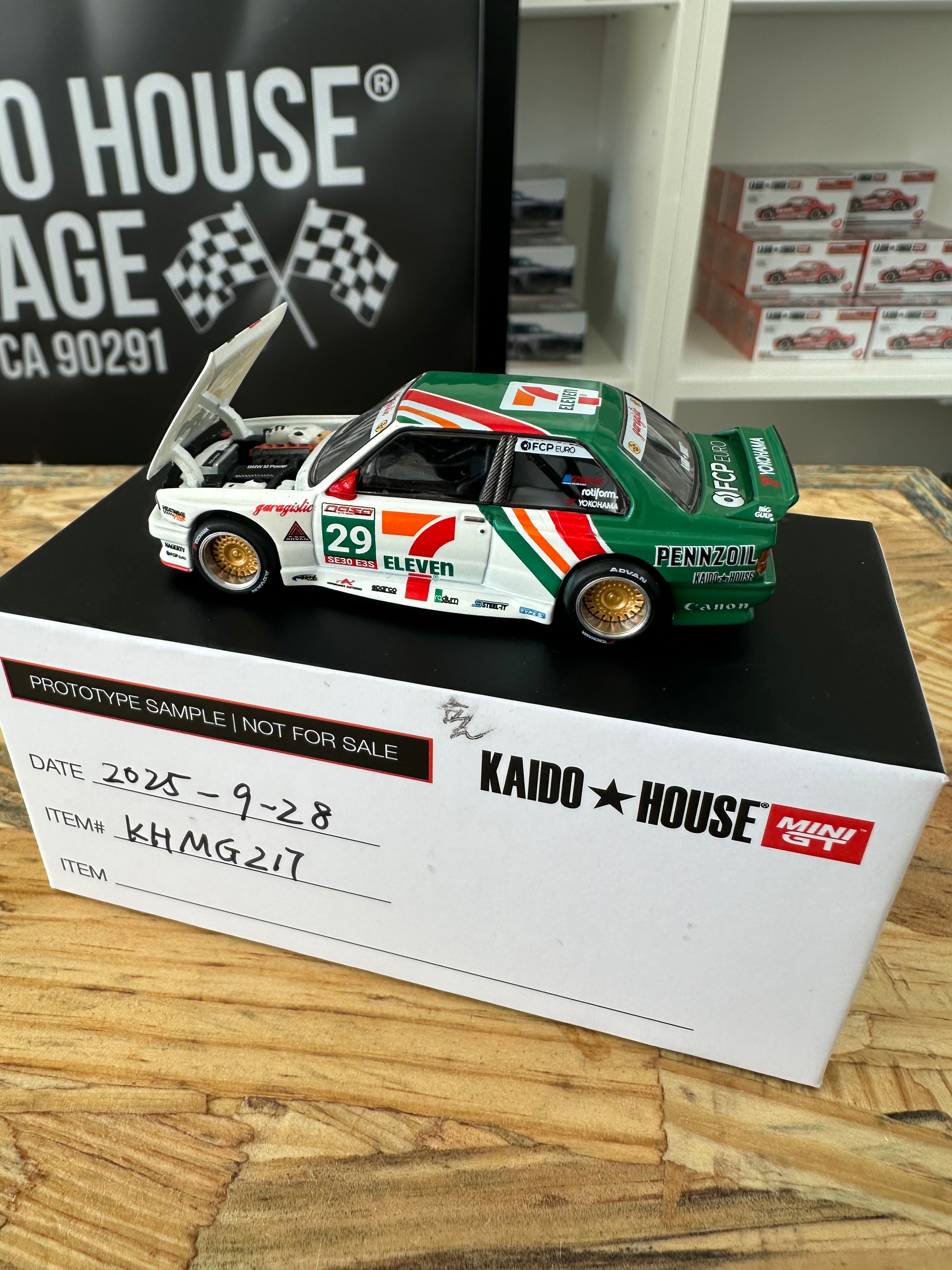 Kaido House x Mini GT 1:64 - Larry Chen  BMW 711 Livery