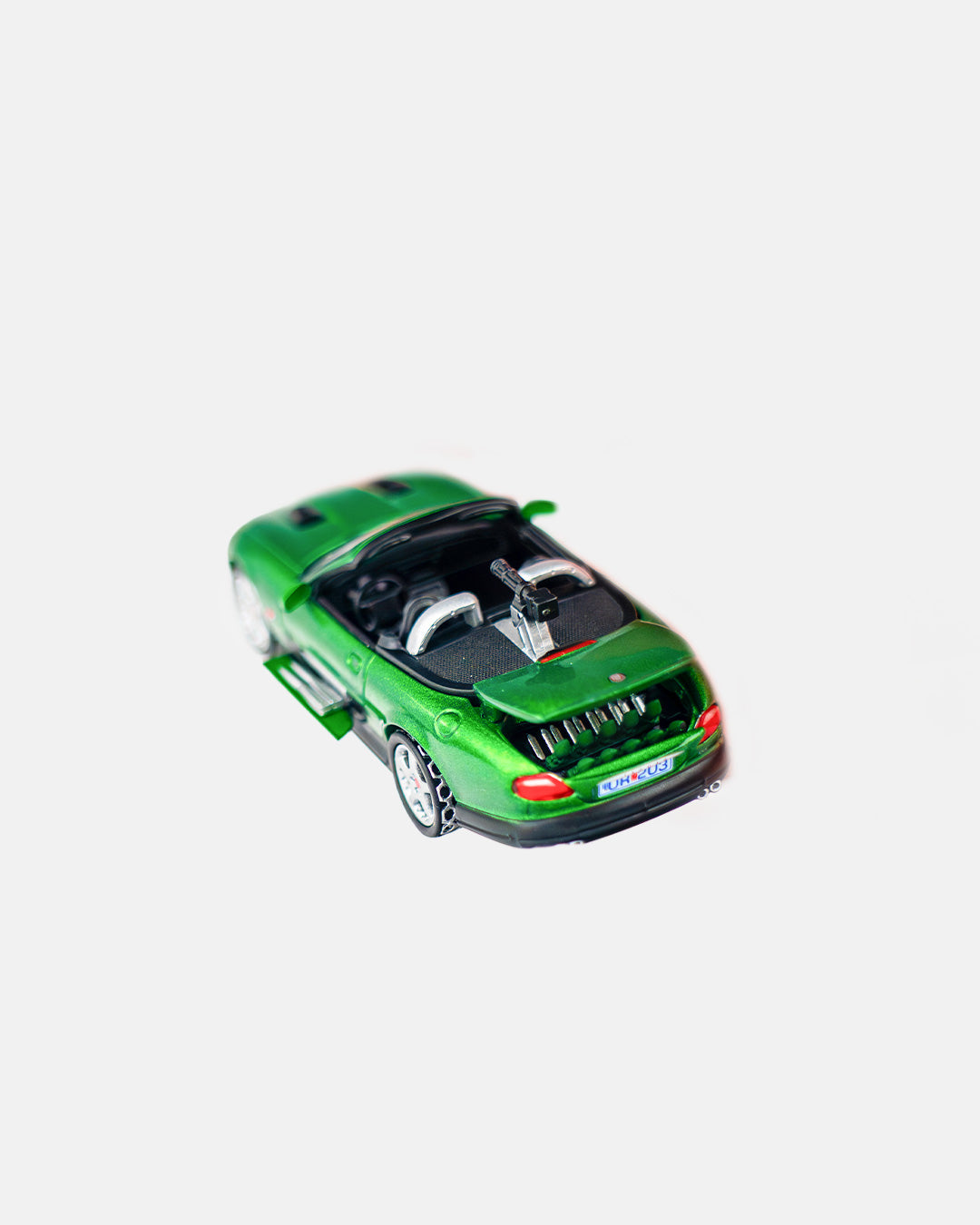 Petersen - Mini GT- Jaguar XKR 007 Die Another Day