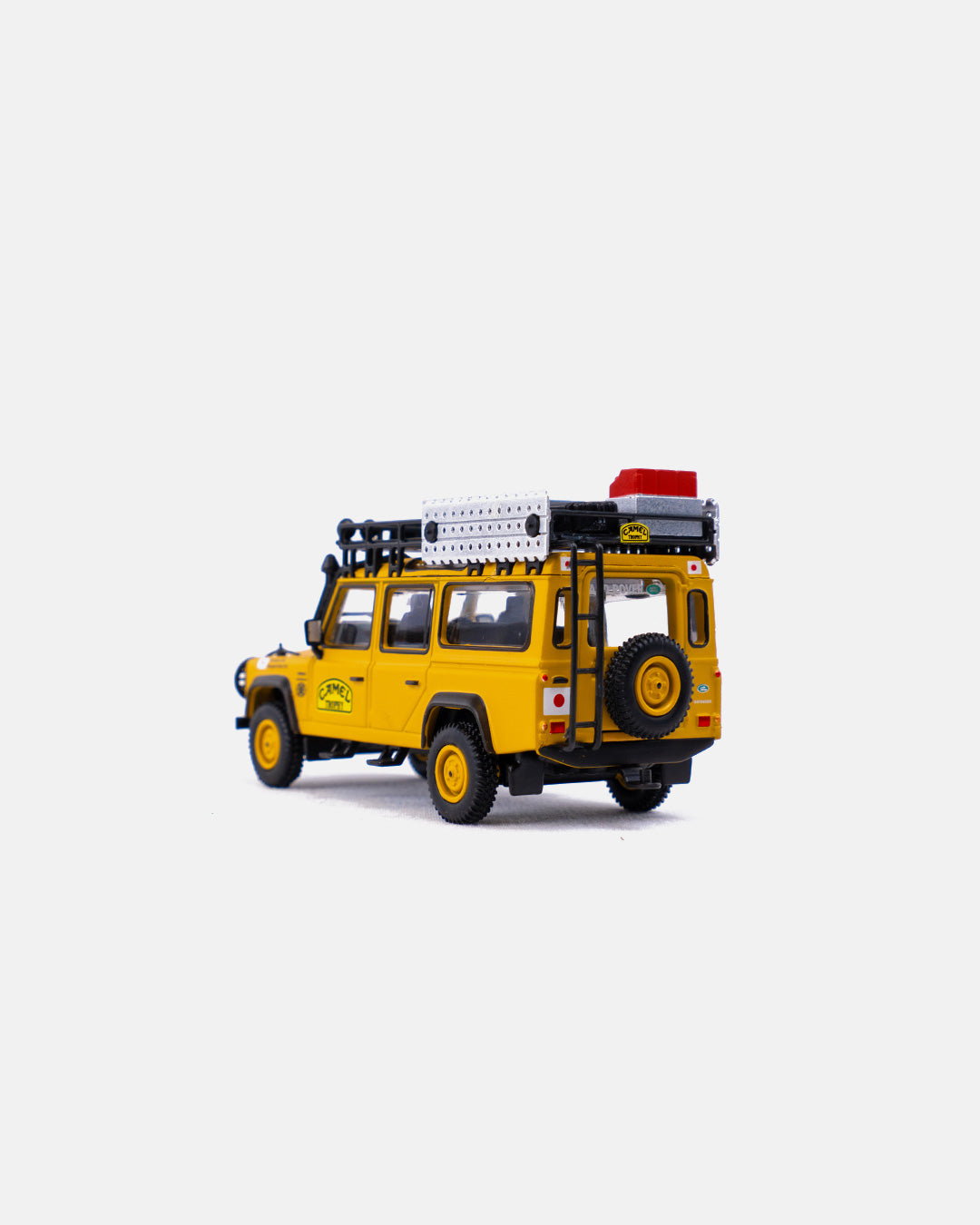 Mini GT 1:64 1989 Land Rover Def 110 - Camel Trophy Amazon Team Japan Petersen Exclusives