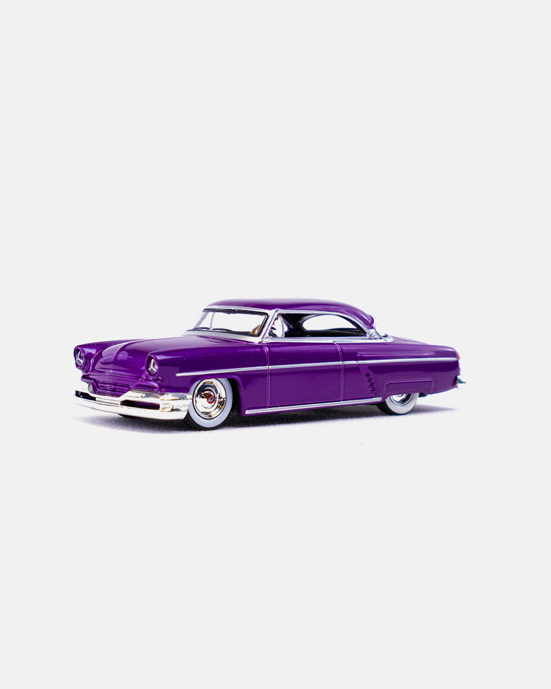 Mini GT 1:64 1954 Lincoln Capri Hot Rod – Purple Metallic Petersen Exclusives
