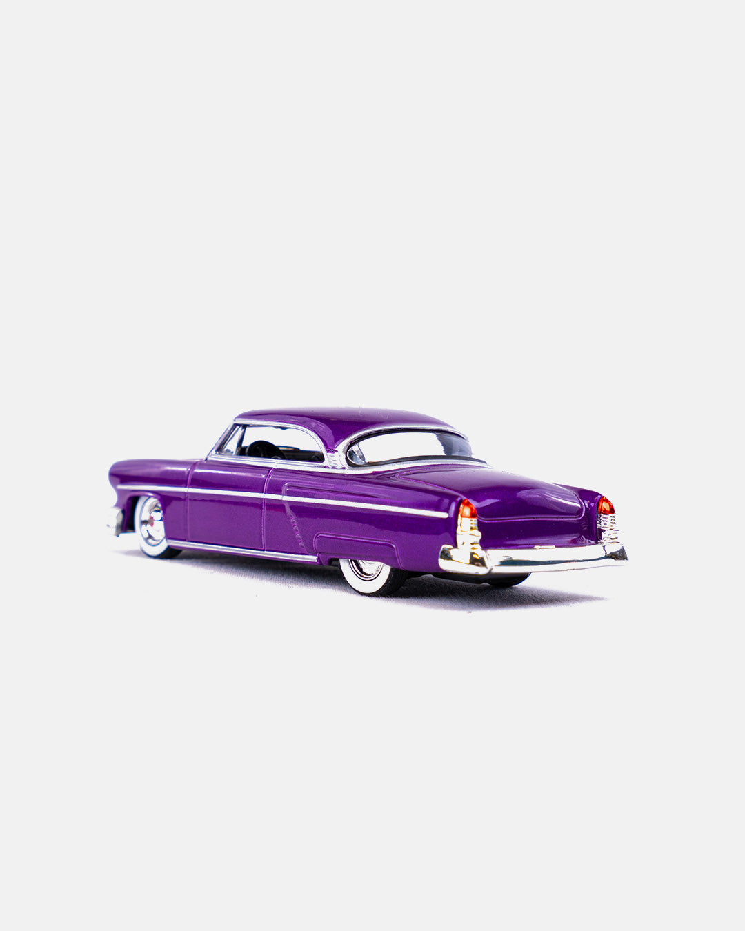 Mini GT 1:64 1954 Lincoln Capri Hot Rod – Purple Metallic Petersen Exclusives