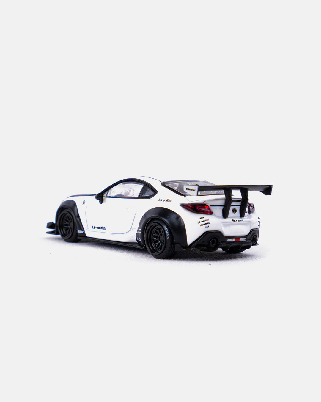 Mini GT 1:64 Toyota GR86 LB Nation (White) – Petersen Exclusives