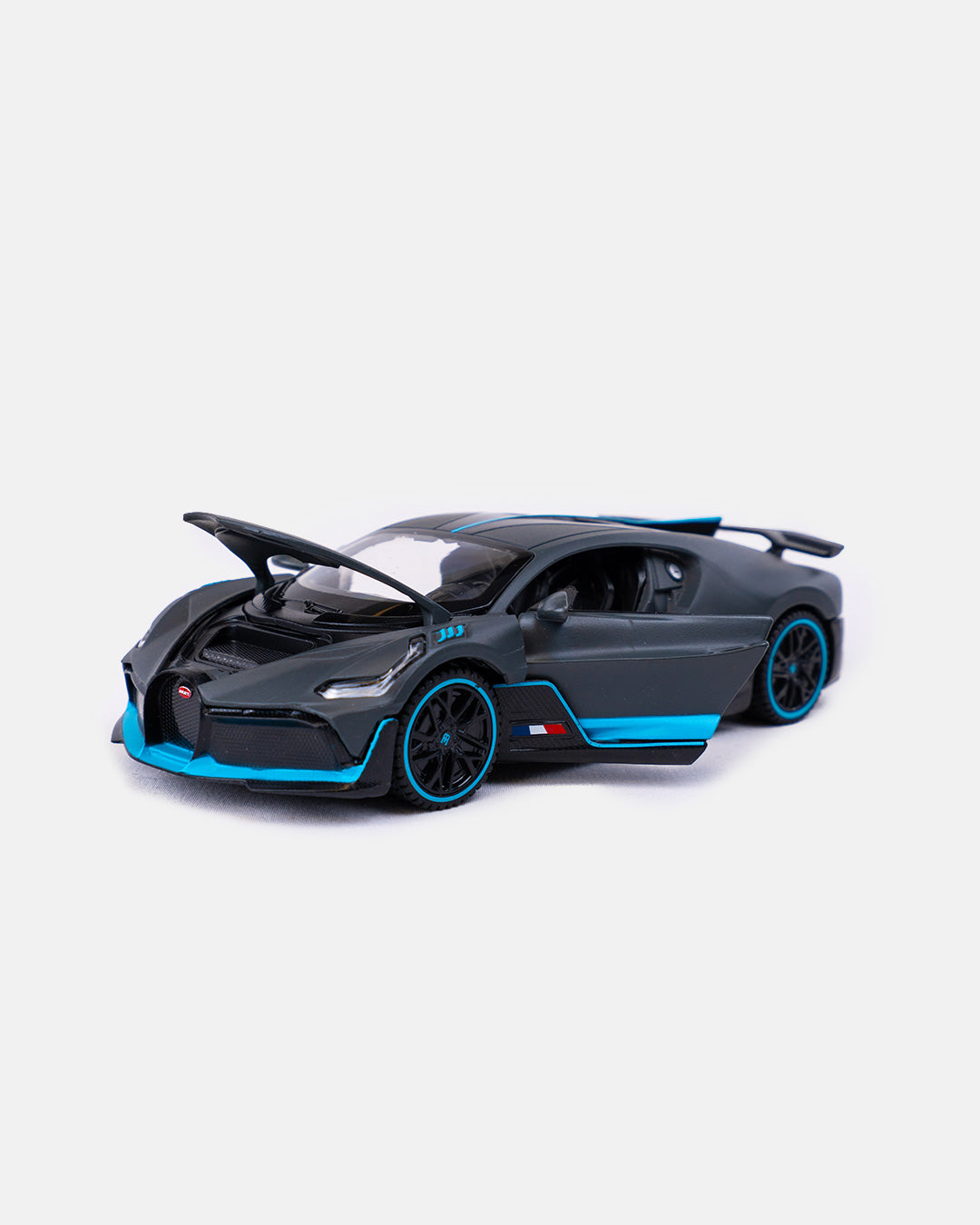 Rastar - 1:32 DIECAST BUGATTI DIVO