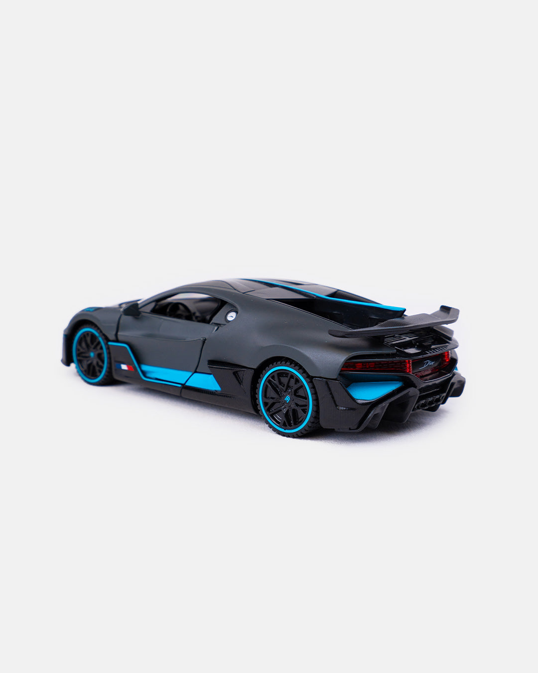 Rastar - 1:32 DIECAST BUGATTI DIVO